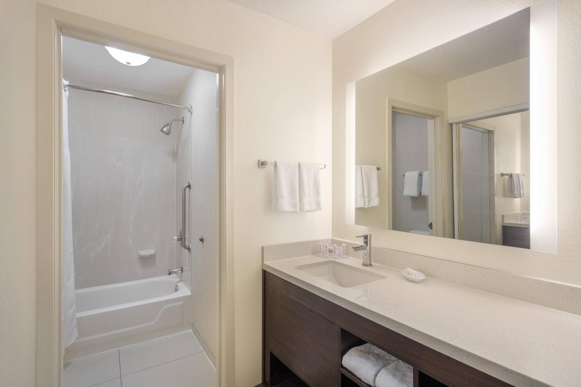 Residence Inn Indianapolis Airport Екстериор снимка