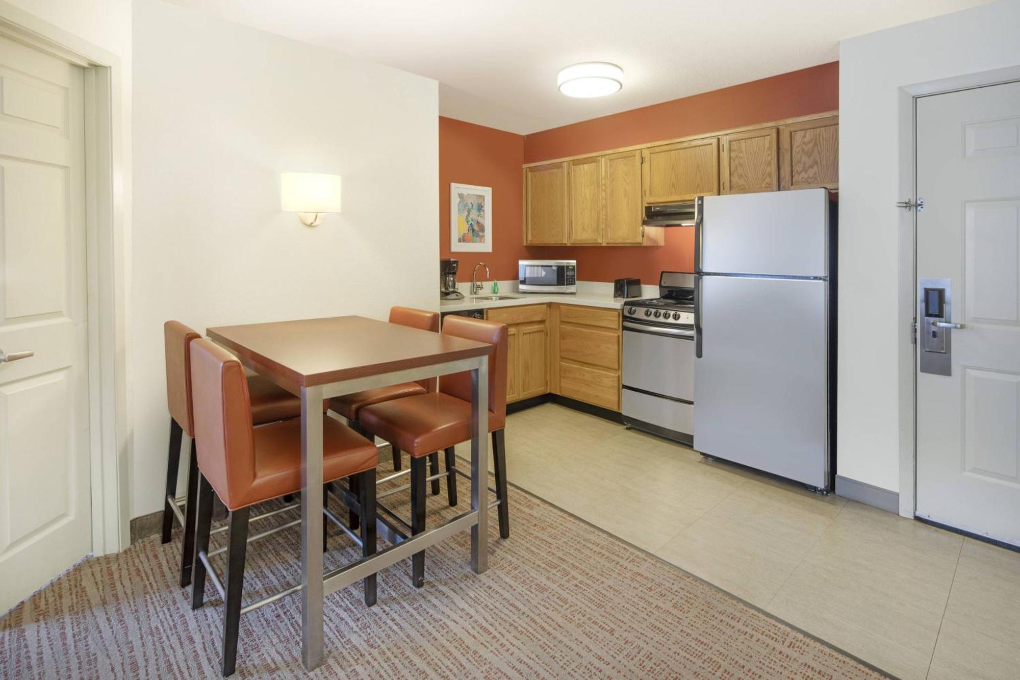 Residence Inn Indianapolis Airport Екстериор снимка