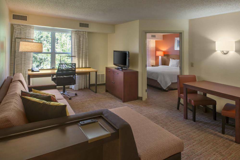 Residence Inn Indianapolis Airport Екстериор снимка